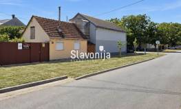 Kuća 70 m² sa velikom okućnicom [Đakovo], Đakovo, Kroatien