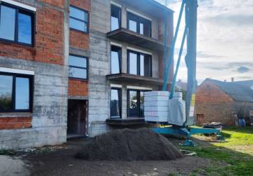 STAN  U ČEPINU NA ODLIČNOJ LOKACIJI!, Čepin, Hrvatska