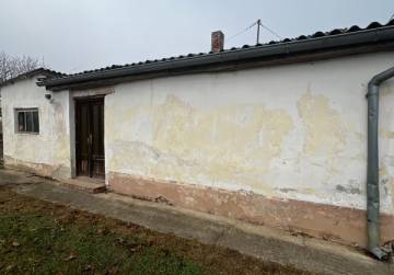 Kuća s dvorištem + oranica [Forkuševci], Forkuševci, Hrvatska