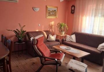 Prostrana kuća s poslovnim prostorom [Kuševac], Đakovo, Kroatien