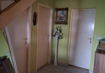 Prostrana kuća s poslovnim prostorom [Kuševac], Đakovo, Kroatien