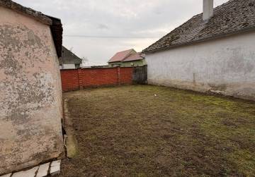 Obiteljska kuća s većom okućnicom [Viškovci], Viškovci, Hrvatska
