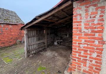 Obiteljska kuća s većom okućnicom [Viškovci], Viškovci, Hrvatska