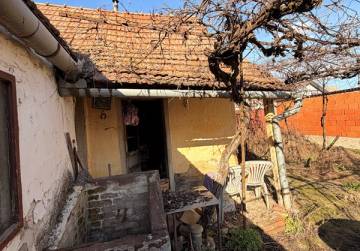 Građevinsko zemljište s postojećim objektom [Đakovo], Đakovo, Хорватия