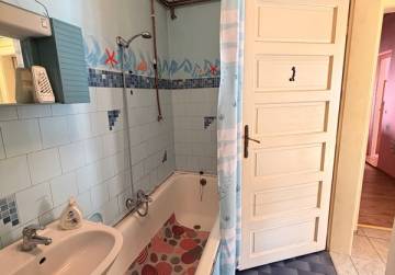 Obiteljska kuća na traženoj lokaciji [Đakovo], Đakovo, Хорватия