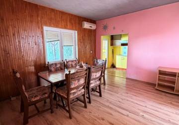 Obiteljska kuća na traženoj lokaciji [Đakovo], Đakovo, Хорватия