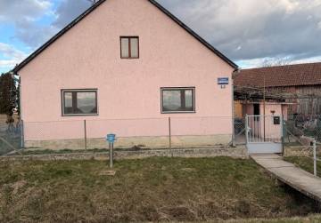 Imanje s privatnim jezerom/ribnjakom [Lug Subotički], Našice, Хорватия