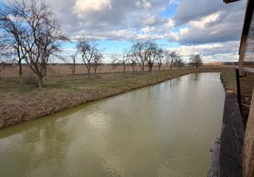 Imanje s privatnim jezerom/ribnjakom [Lug Subotički], Našice, Хорватия