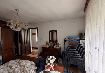 Obiteljska kuća s oranicom [Đakovo], Đakovo, Хорватия