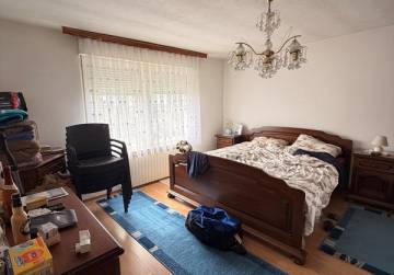 Obiteljska kuća s oranicom [Đakovo], Đakovo, Хорватия