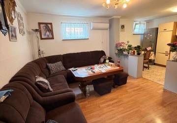 Obiteljska kuća s oranicom [Đakovo], Đakovo, Хорватия