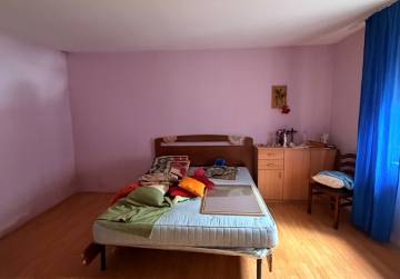 Obiteljska kuća na mirnoj lokaciji [Satnica Đakovačka], Satnica Đakovačka, Croatia