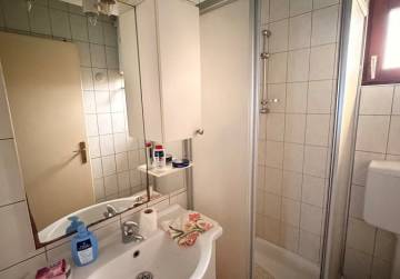 Obiteljska kuća na mirnoj lokaciji [Satnica Đakovačka], Satnica Đakovačka, Croatia